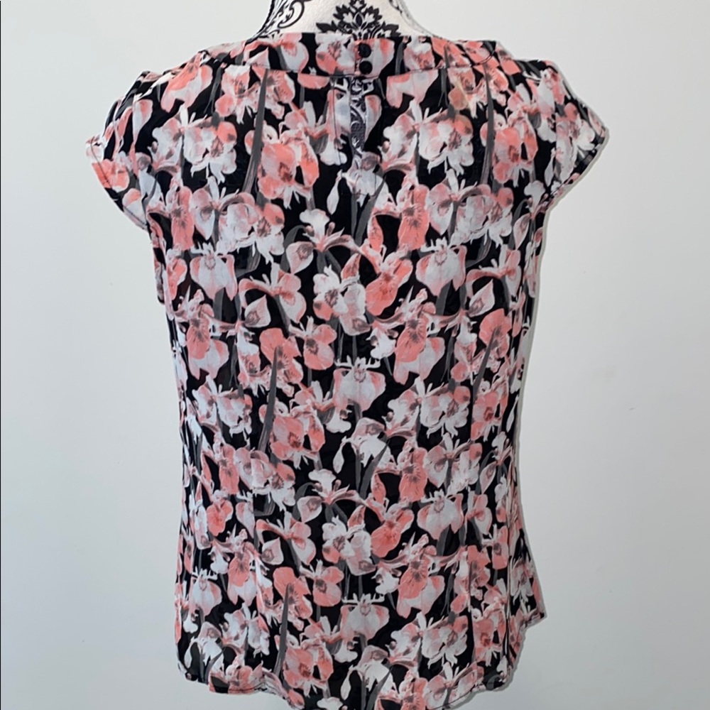 Worthington Pink and Black Cap Sleeve Pleated Blouse Tank Size Large - Picture 3 of 6